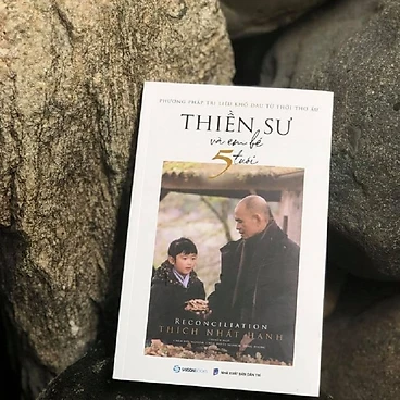 Thiền sư v&agrave; em b&eacute; 5 tuổi